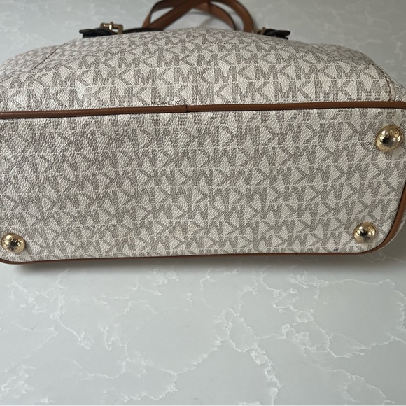 Michael Kors pocketbook - Picture 4 of 5